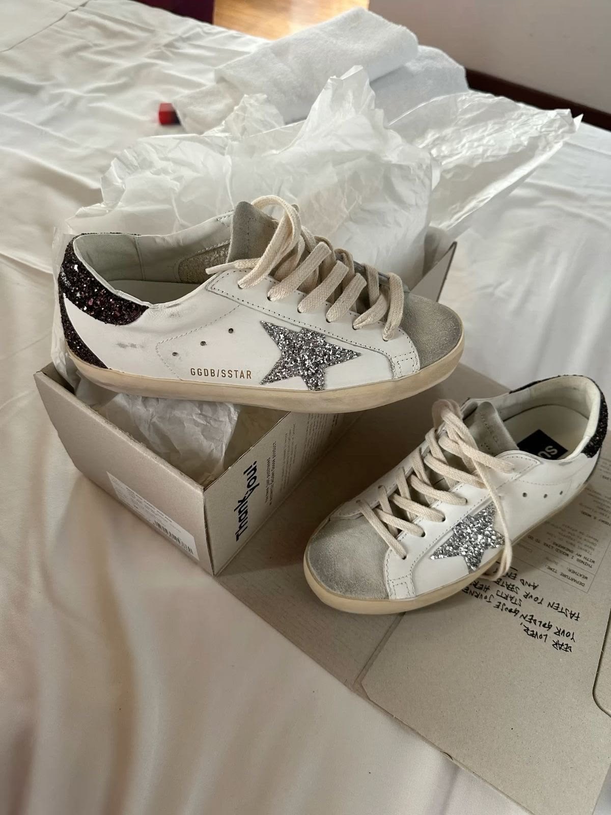 Golden goose цагаан одтой