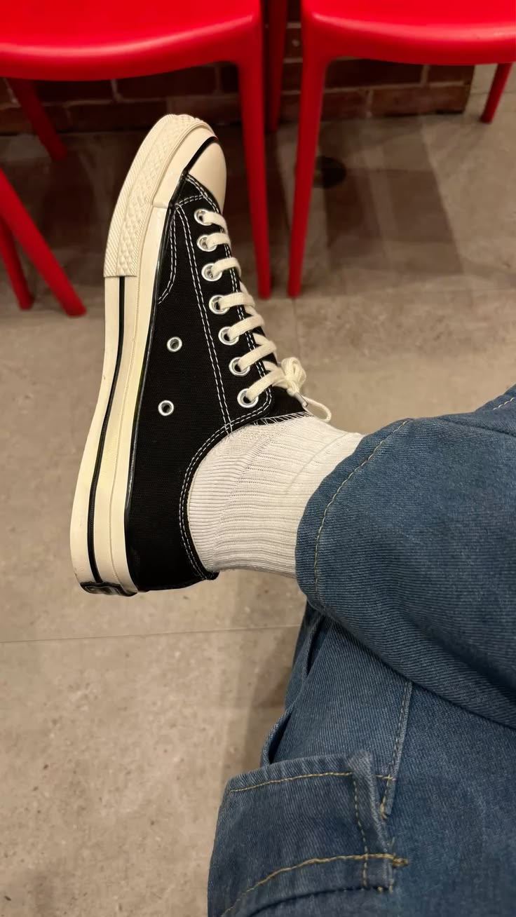 Converse low