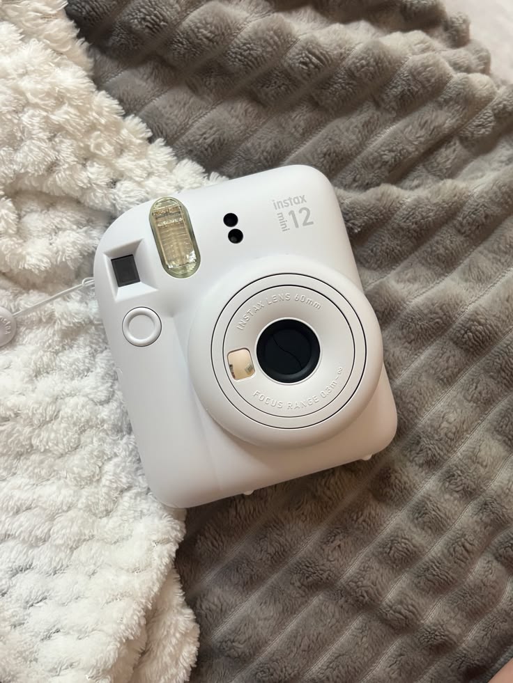 Instax mini 12 camera